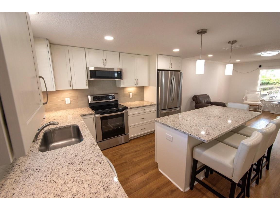 648 Cohen Way Sarasota FL 34236 A4672796 image8