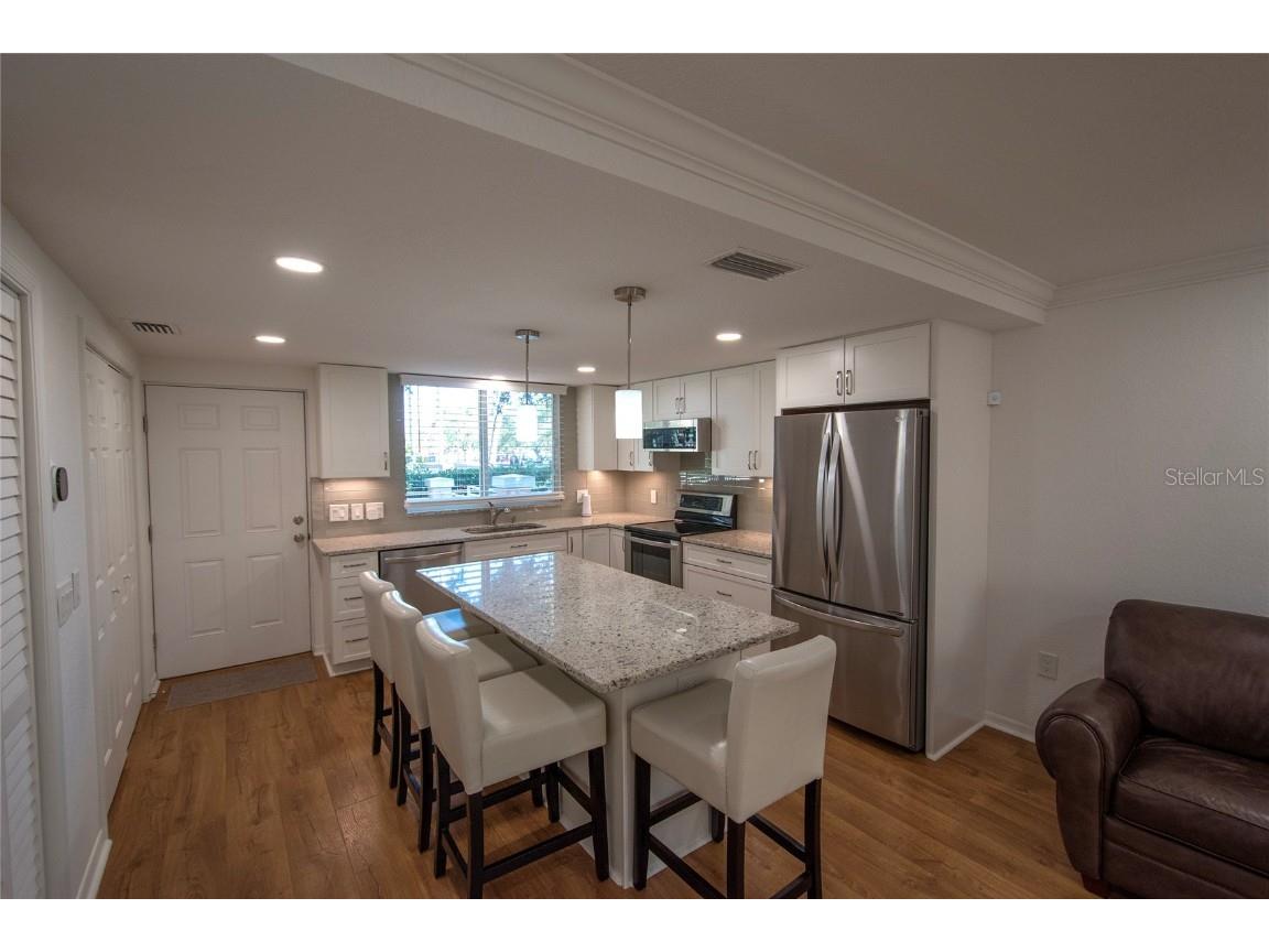 648 Cohen Way Sarasota FL 34236 A4672796 image9