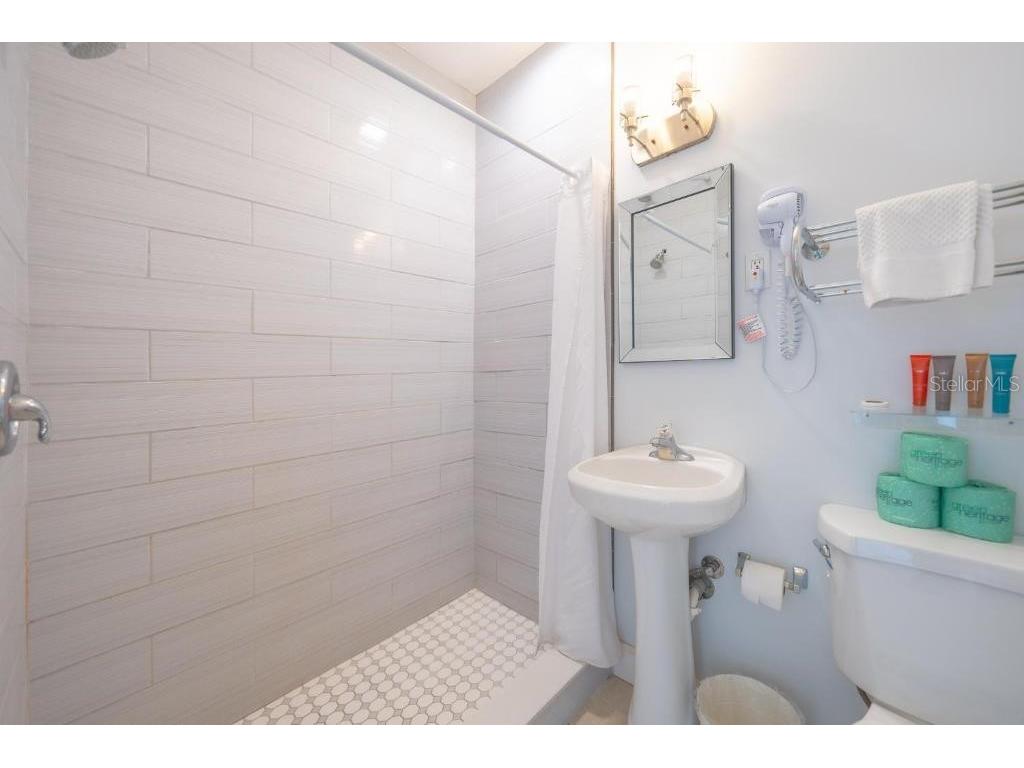 648 Poinsettia Avenue Clearwater Beach FL 33767 TB8363396 image13