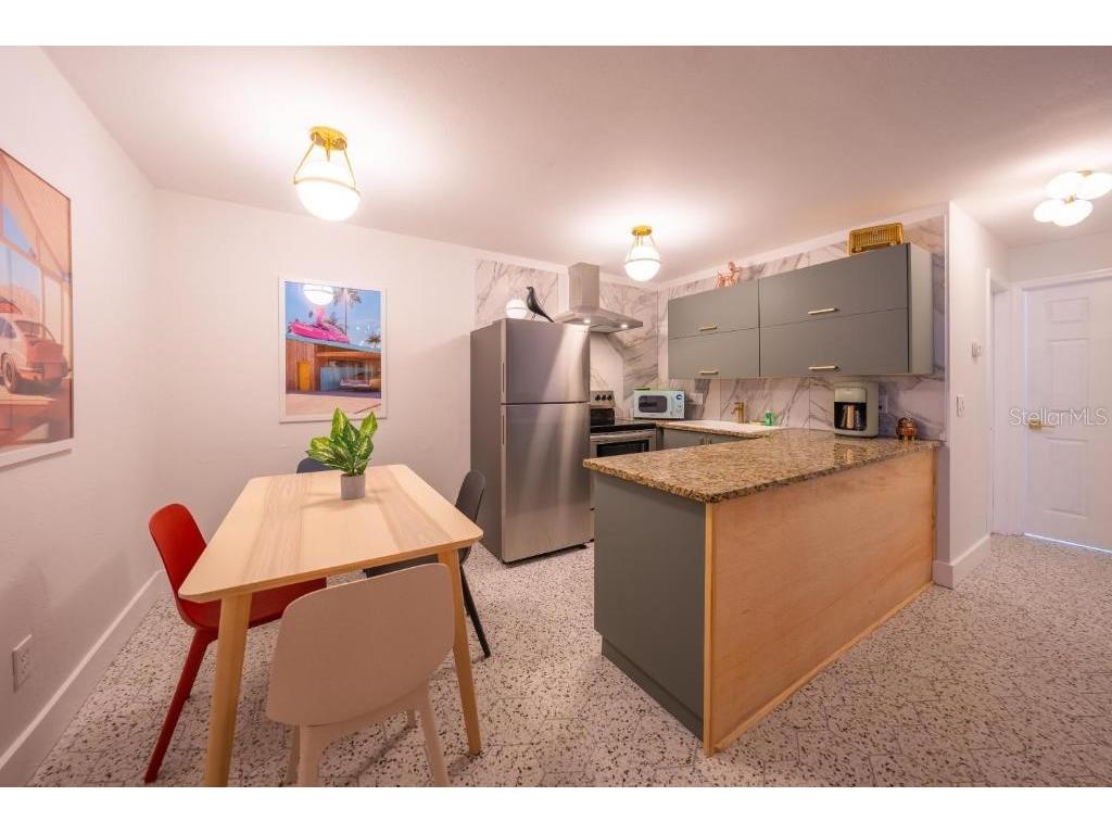 648 Poinsettia Avenue Clearwater Beach FL 33767 TB8363396 image4