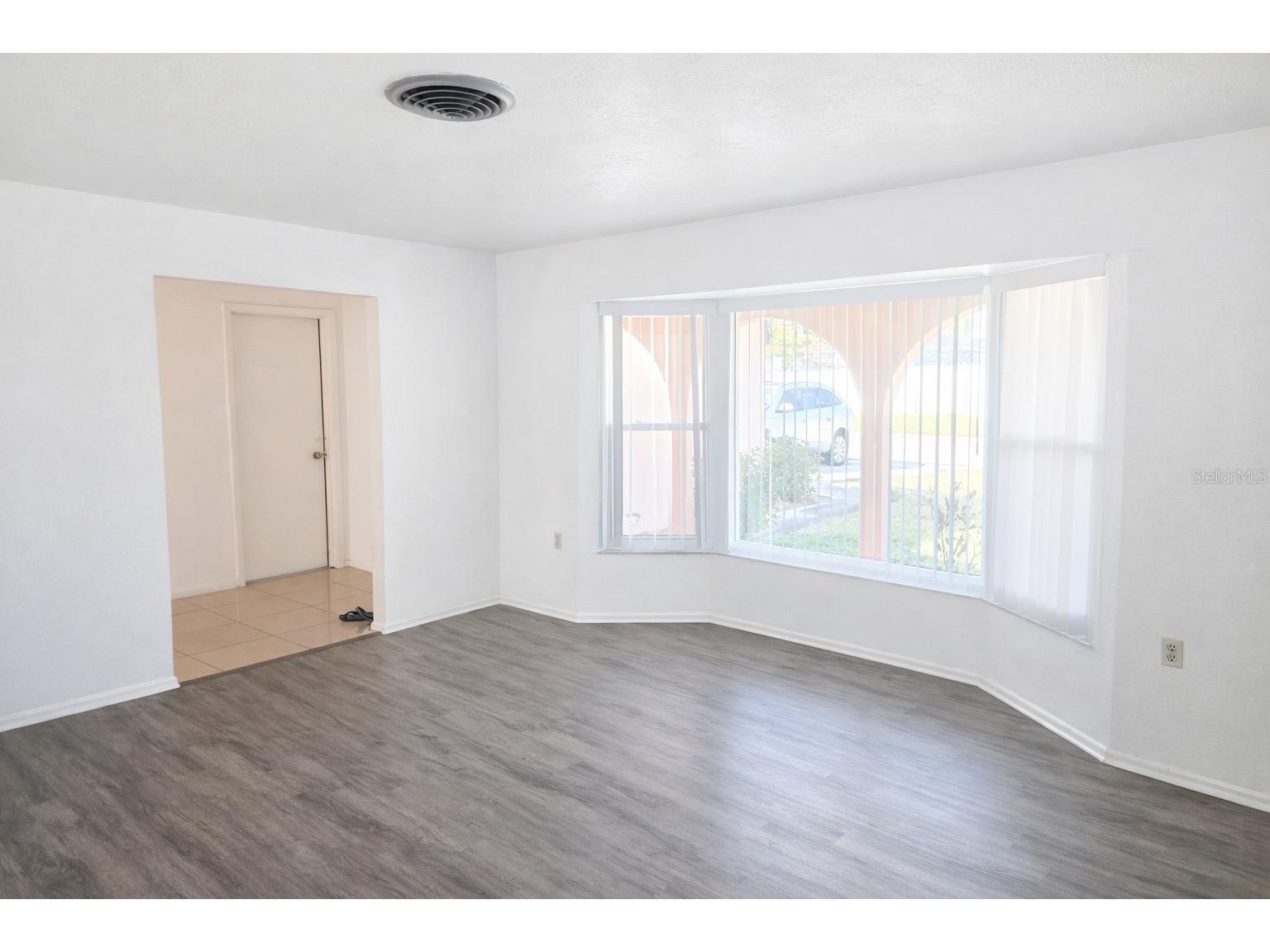 6480 31st Terrace N Saint Petersburg FL 33710 TB8484016 image4