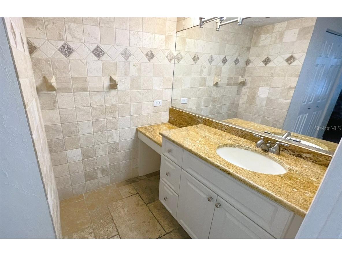 6480 Midnight Pass Road #403 Sarasota FL 34242 - CRESCENT BEACH / GULF C7516381 image33