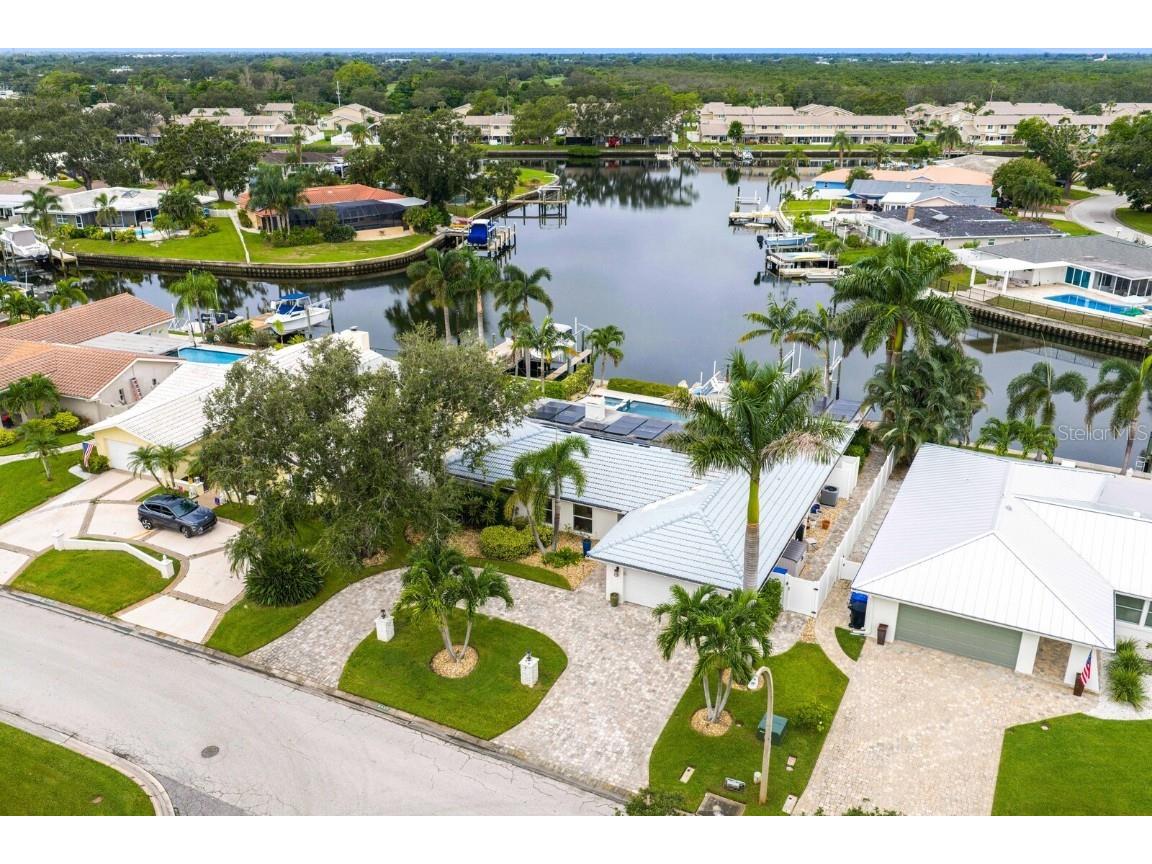 6482 Tanglewood Drive NE Saint Petersburg FL 33702 TB8428170 image1