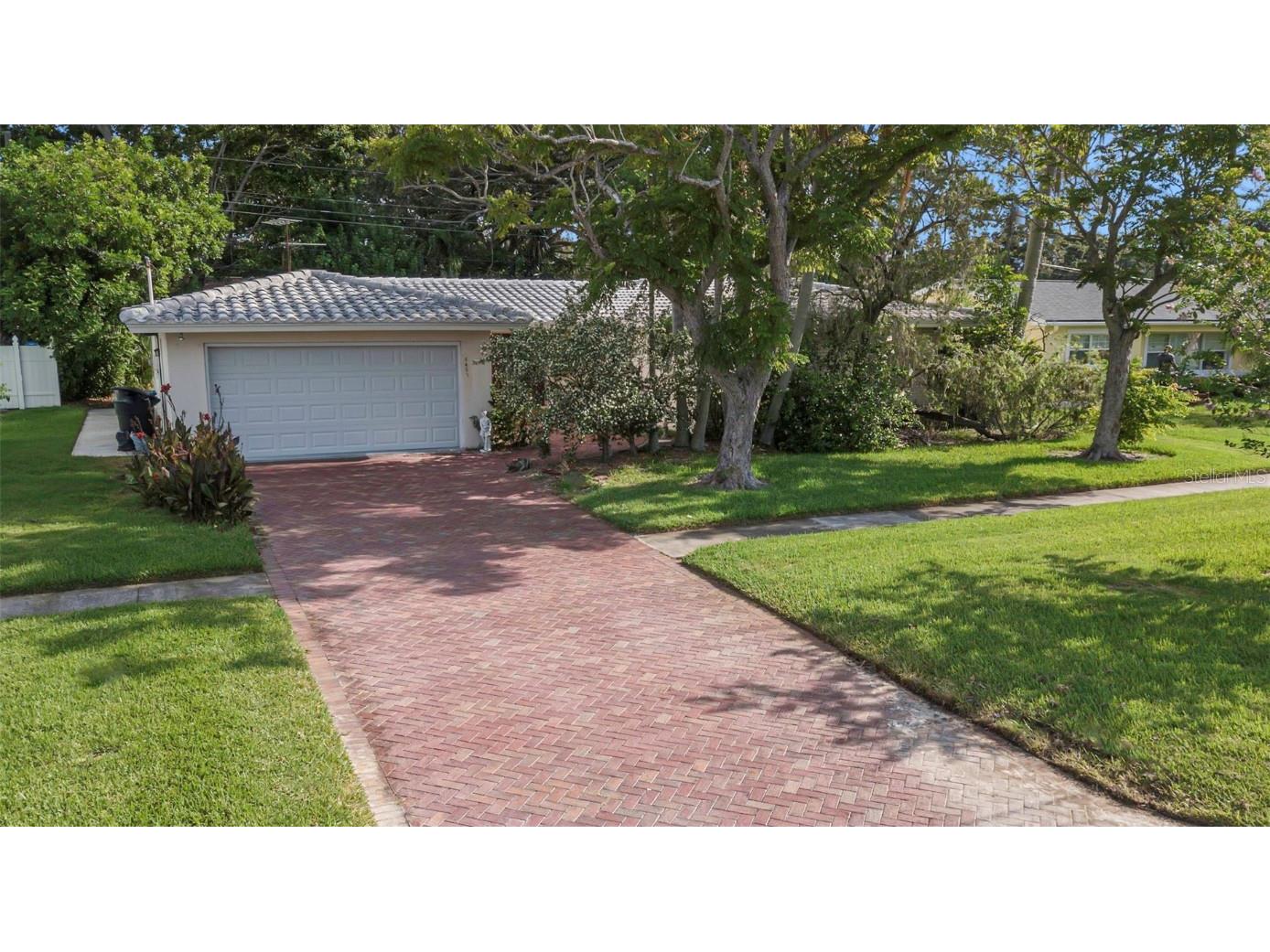 6485 30th Avenue N Saint Petersburg FL 33710 U8208821 image1