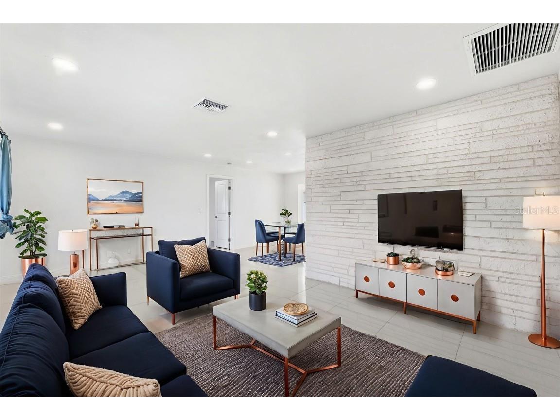 6488 30th Avenue N Saint Petersburg FL 33710 TB8449879 image10