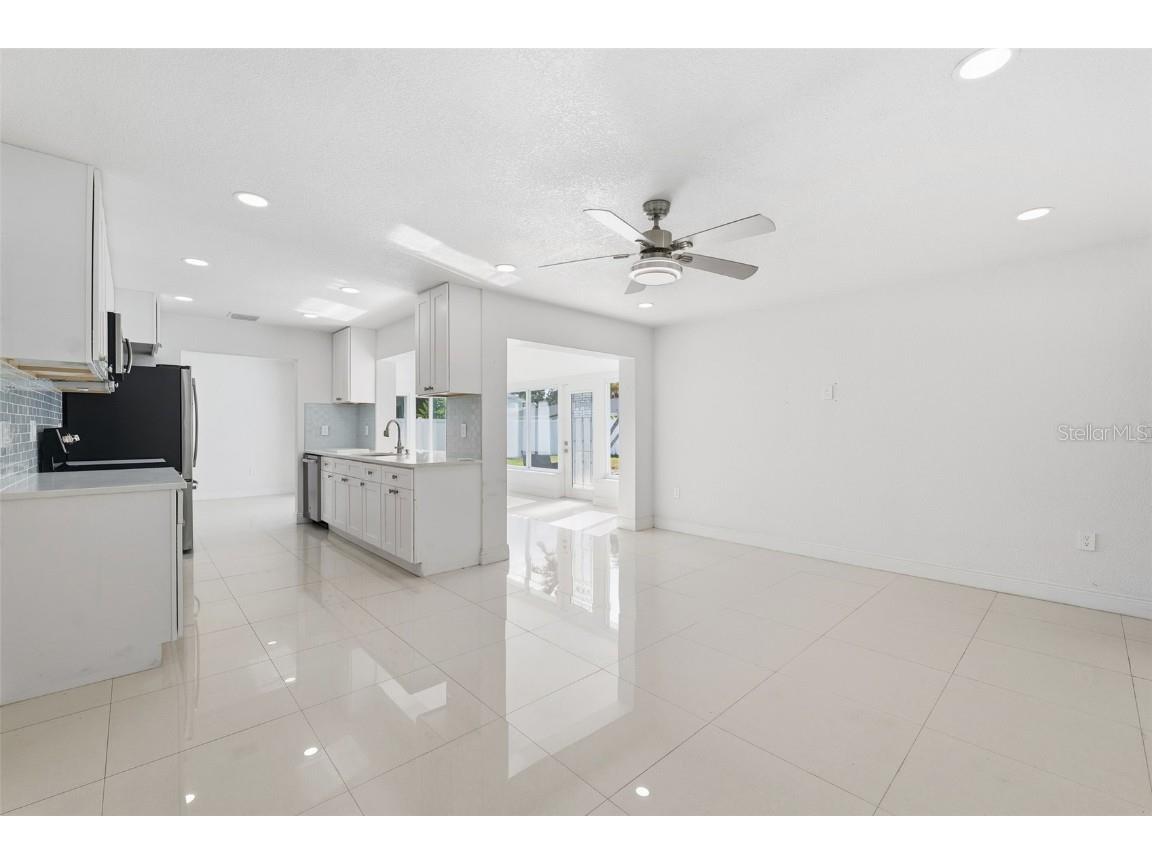 6488 30th Avenue N Saint Petersburg FL 33710 TB8449879 image18