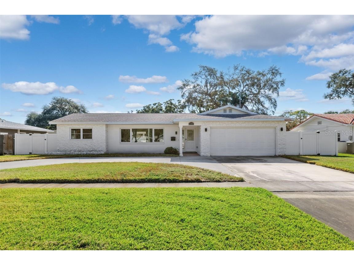 6488 30th Avenue N Saint Petersburg FL 33710 TB8449879 image2