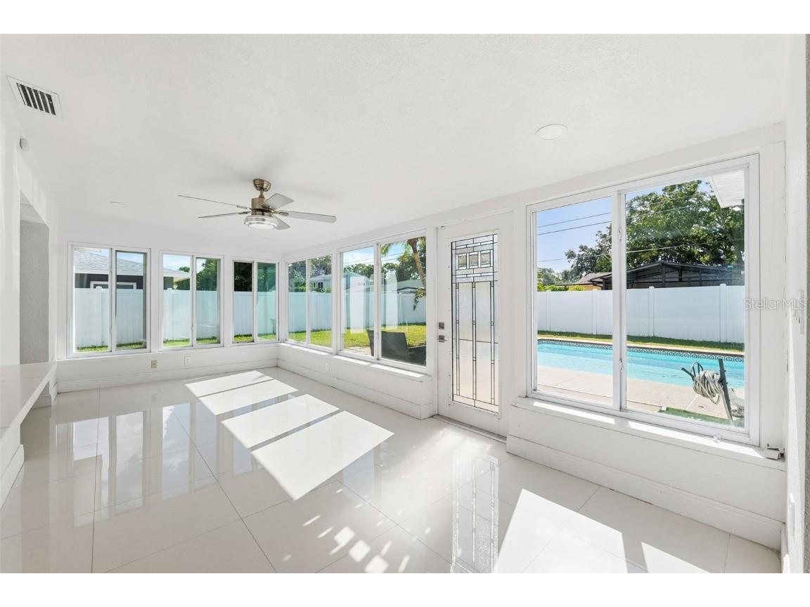 6488 30th Avenue N Saint Petersburg FL 33710 TB8449879 image22