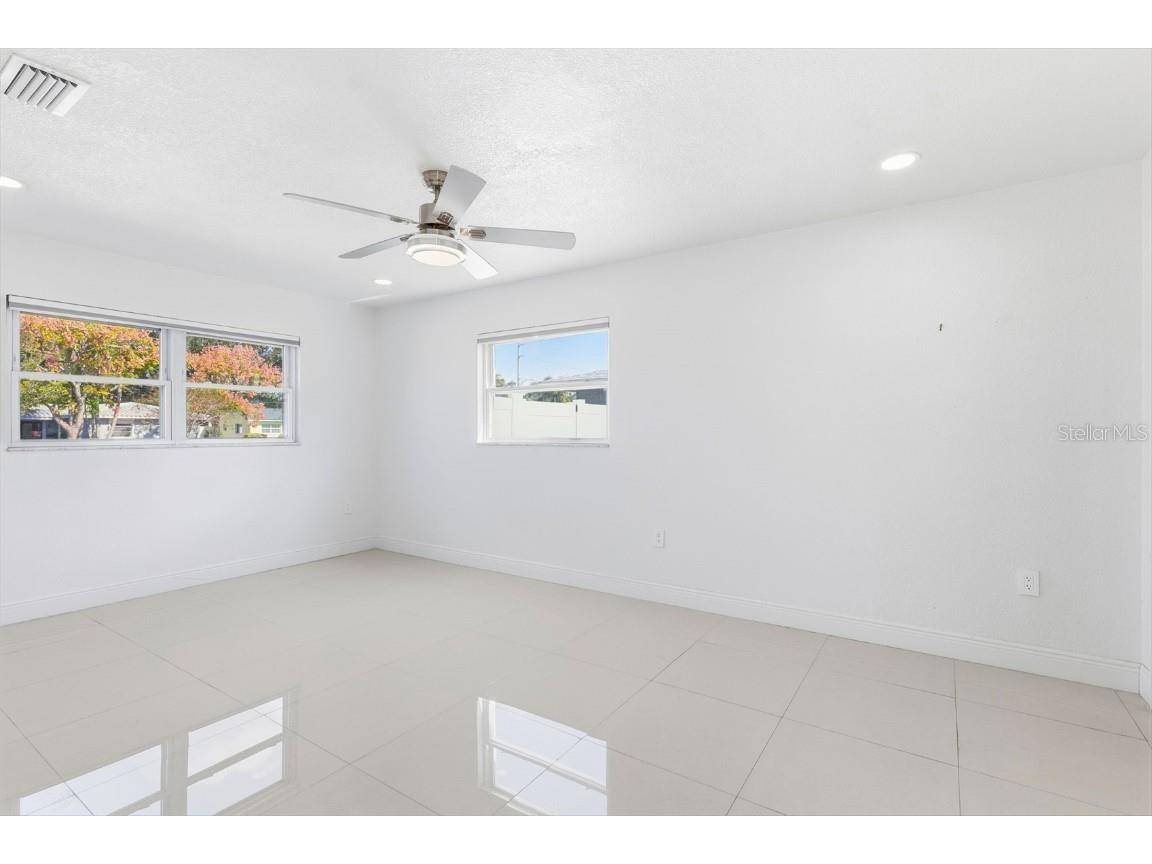 6488 30th Avenue N Saint Petersburg FL 33710 TB8449879 image27