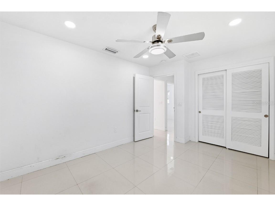 6488 30th Avenue N Saint Petersburg FL 33710 TB8449879 image32