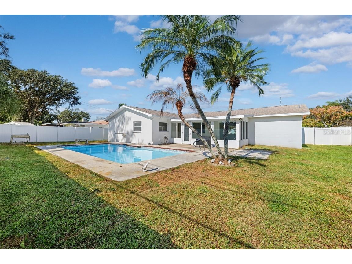 6488 30th Avenue N Saint Petersburg FL 33710 TB8449879 image37