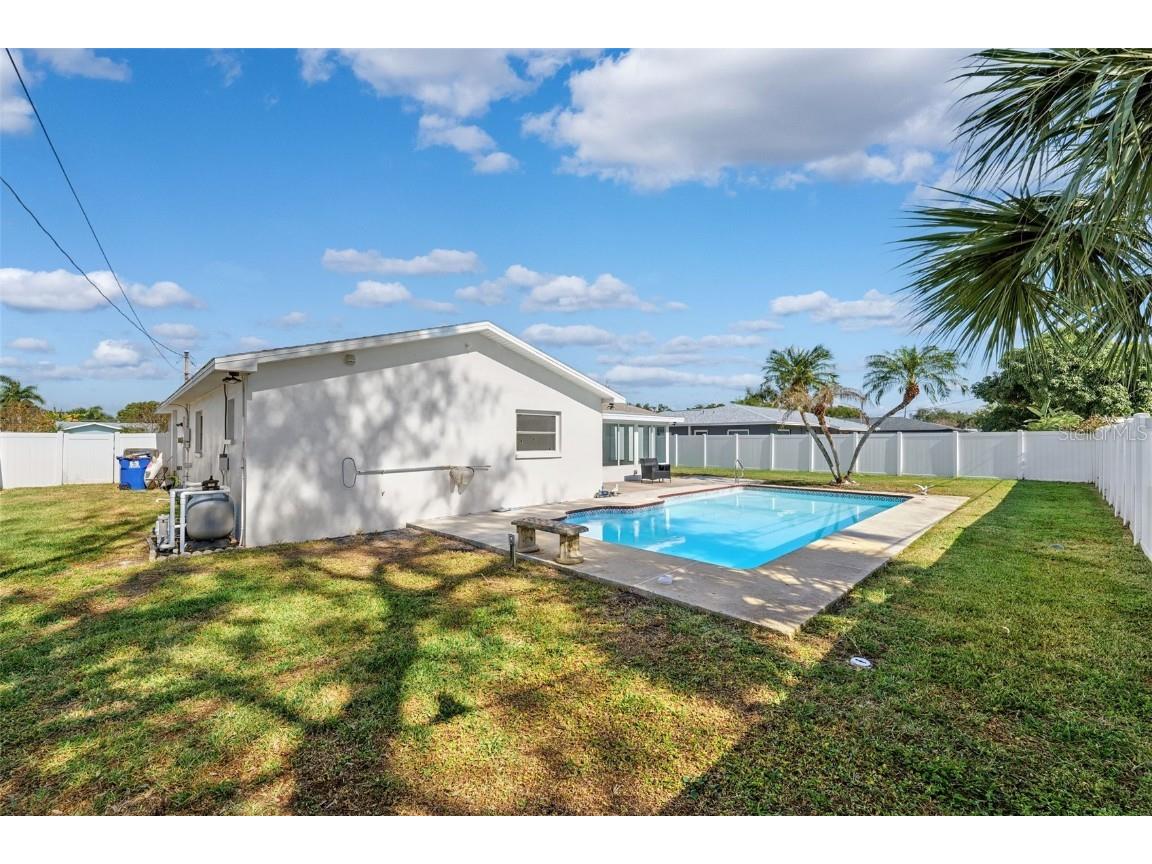 6488 30th Avenue N Saint Petersburg FL 33710 TB8449879 image39