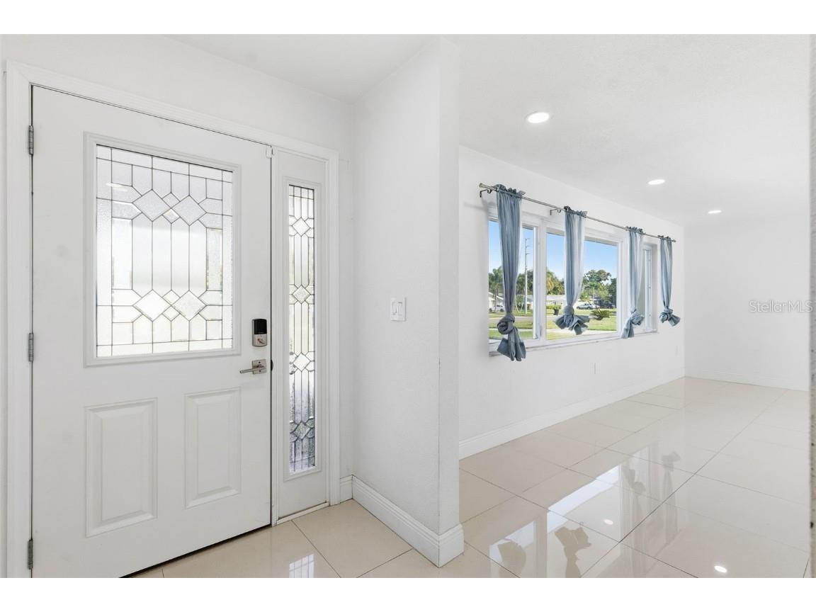 6488 30th Avenue N Saint Petersburg FL 33710 TB8449879 image6