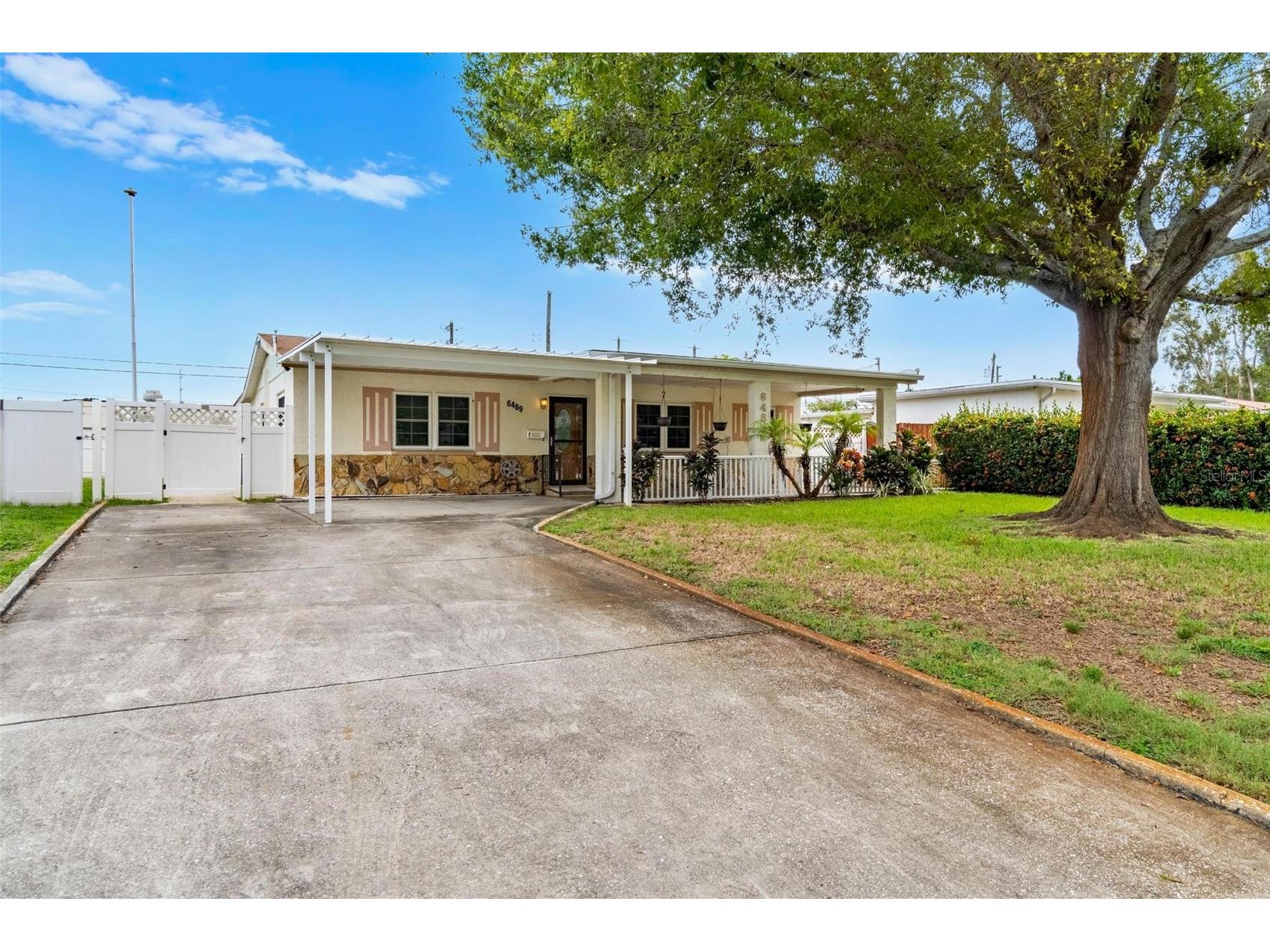 6489 34th Terrace N Saint Petersburg FL 33710 TB8464258 image1