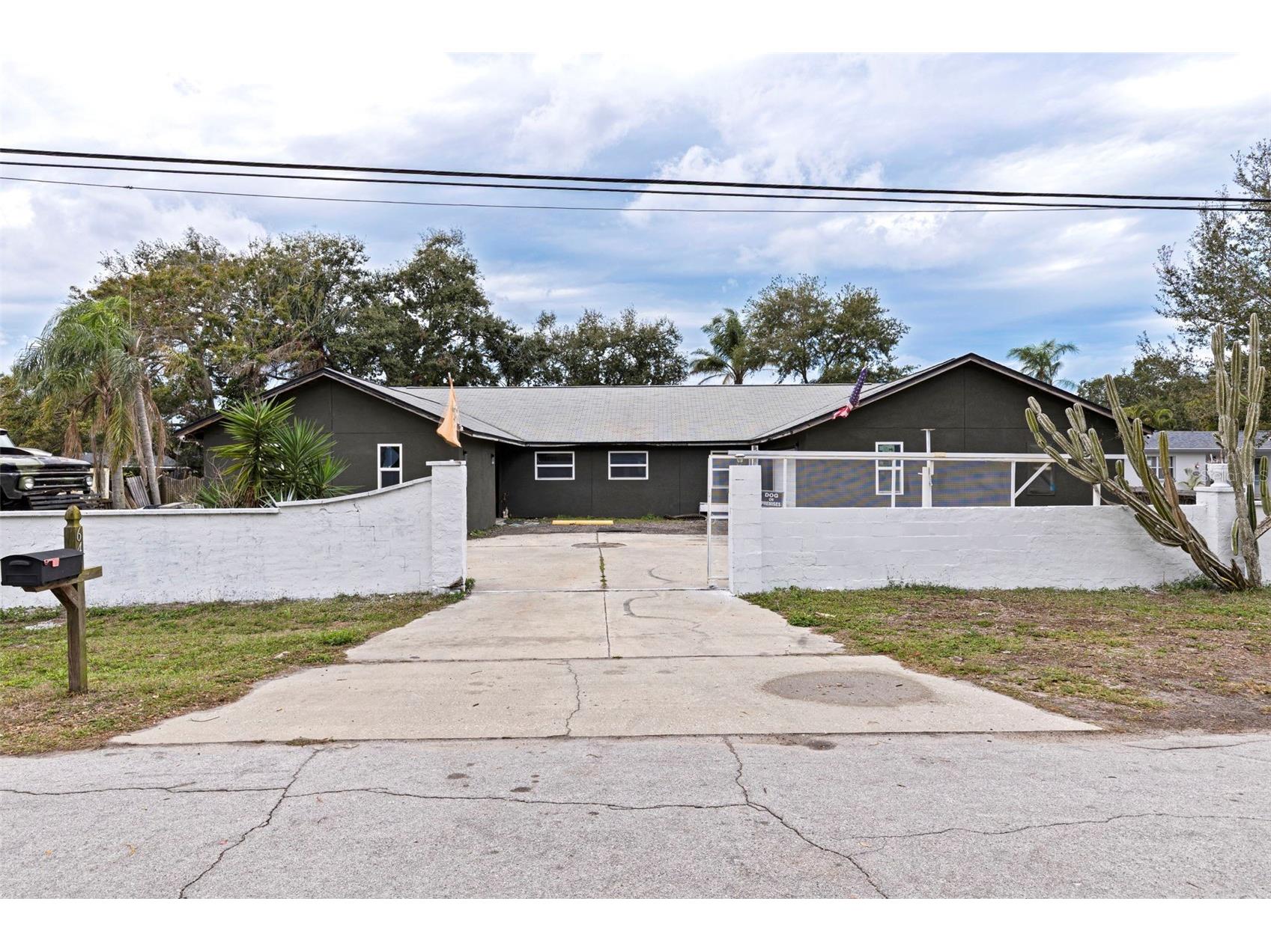 649 16th Street NW Largo FL 33770 TB8500862 image1