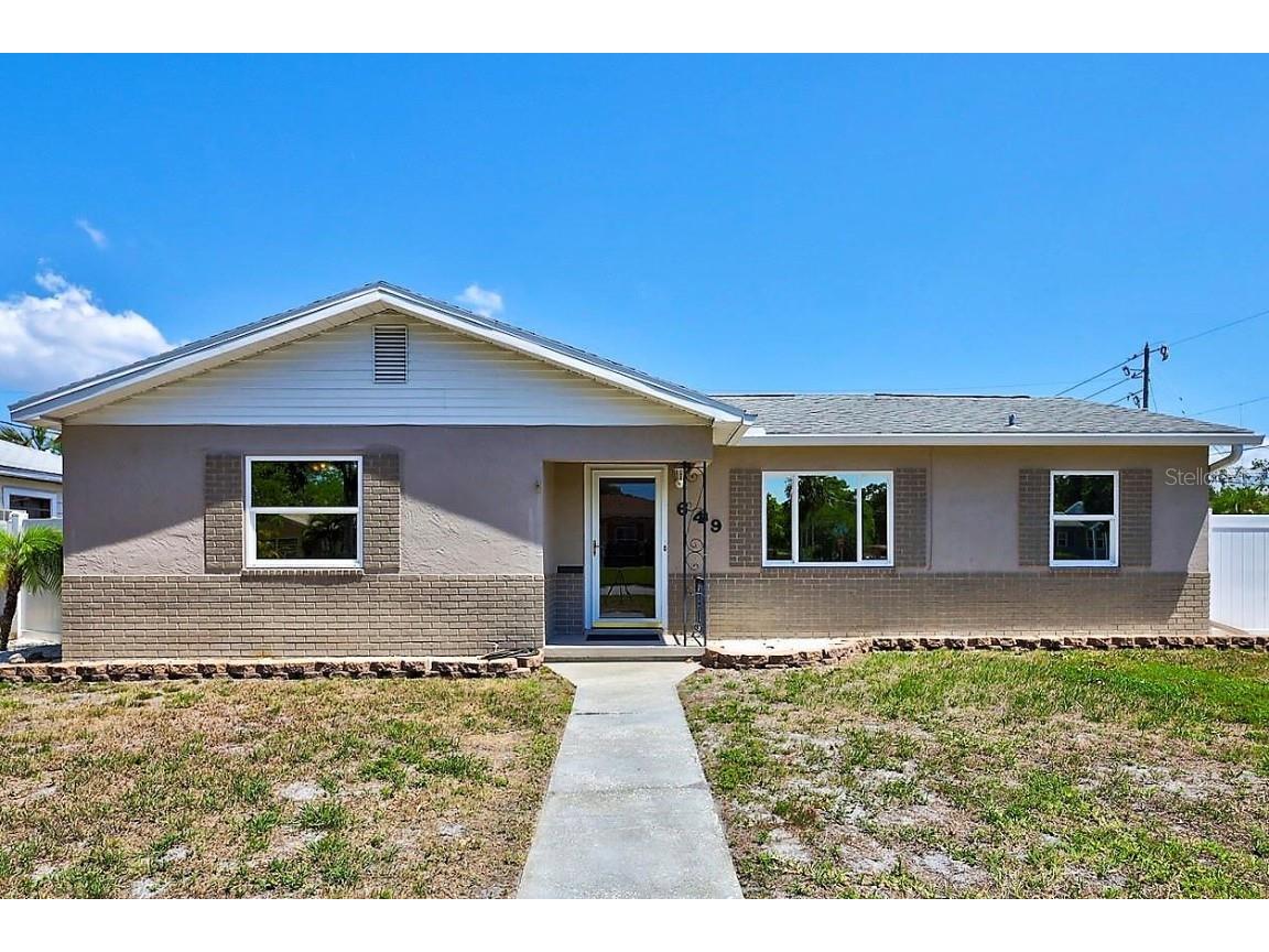 649 39th Avenue NE Saint Petersburg FL 33703 U8199768 image1