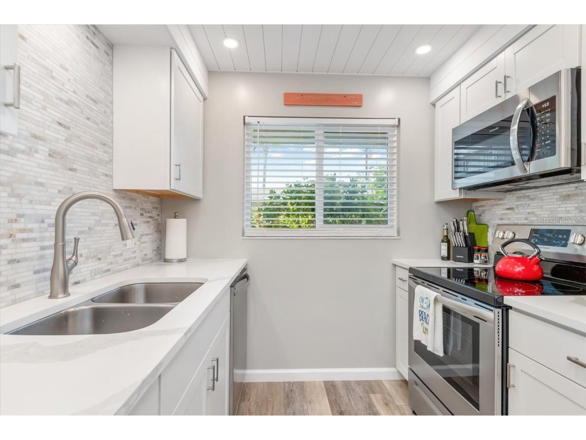 649 Tamiami Trail S #106 Venice FL 34285 N6138578 image3