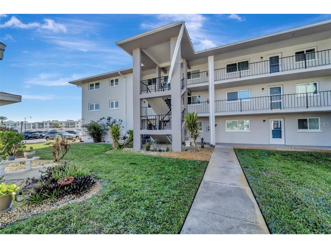 649 Tamiami Trail S #107 Venice FL 34285 N6141183 image1