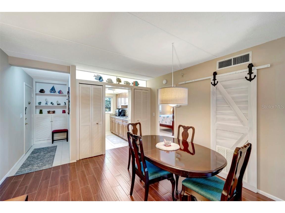 649 Tamiami Trail S #107 Venice FL 34285 N6141183 image5