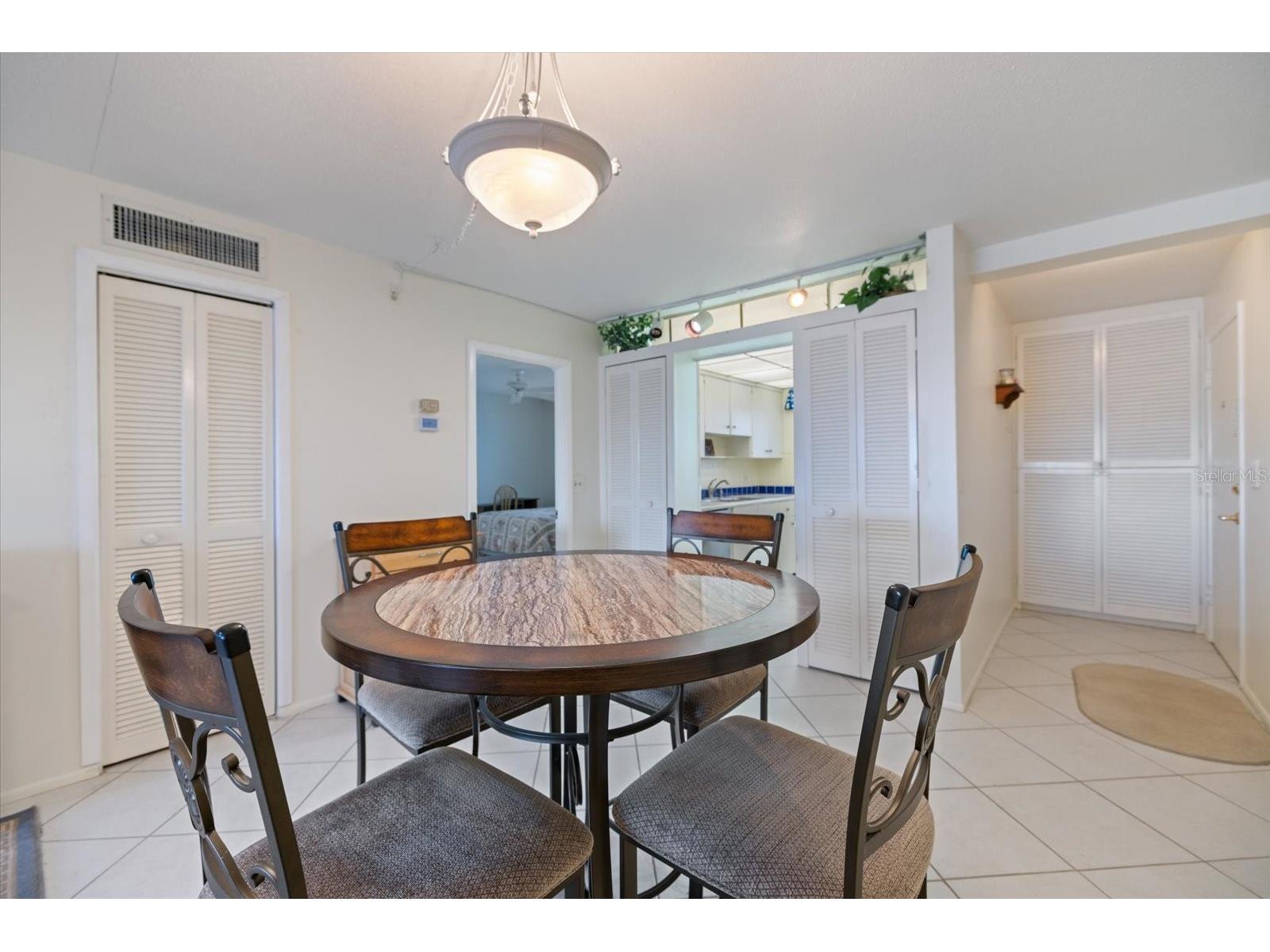 649 Tamiami Trail S #301 Venice FL 34285 N6142837 image6