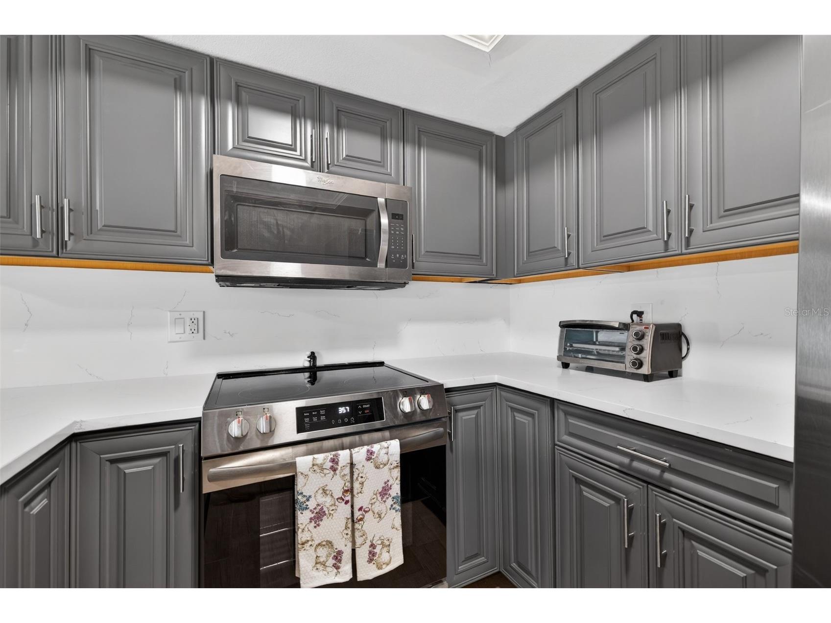 6490 Cape Hatteras Way NE #2 Saint Petersburg FL 33702 TB8485277 image10
