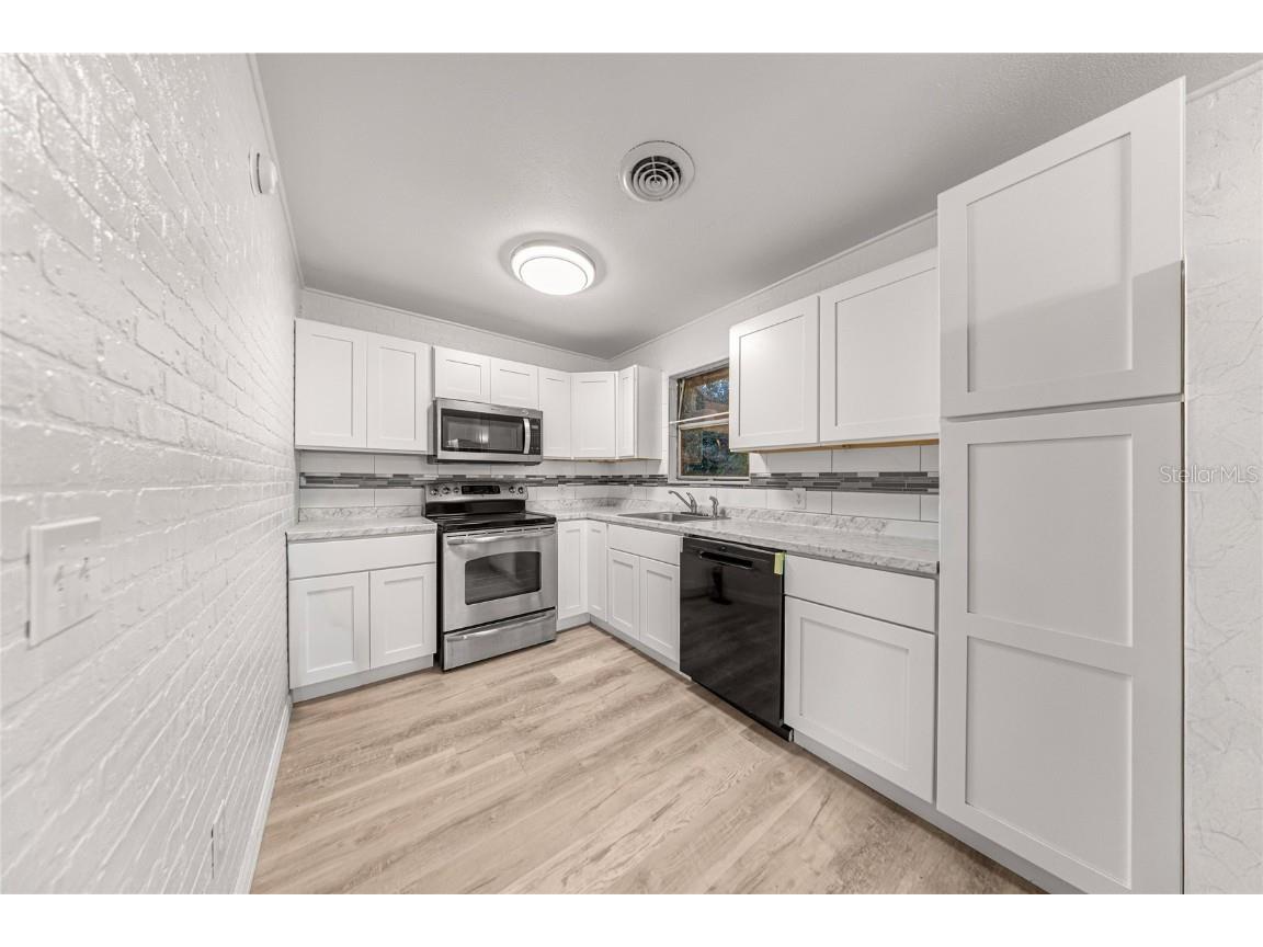 6490 SE 180th Avenue Road Ocklawaha FL 32179 OM711396 image13