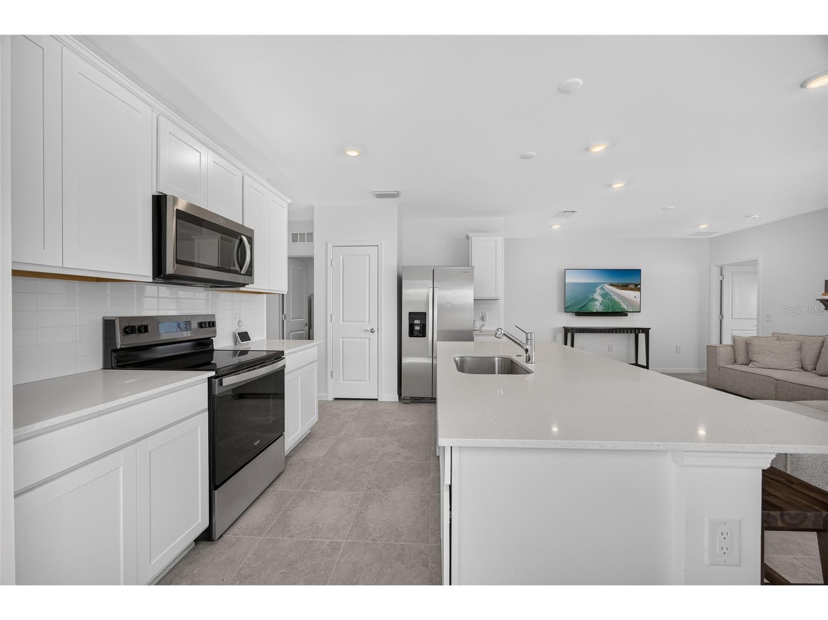 6492 Silverstar Drive Sarasota FL 34240 C7527547 image10