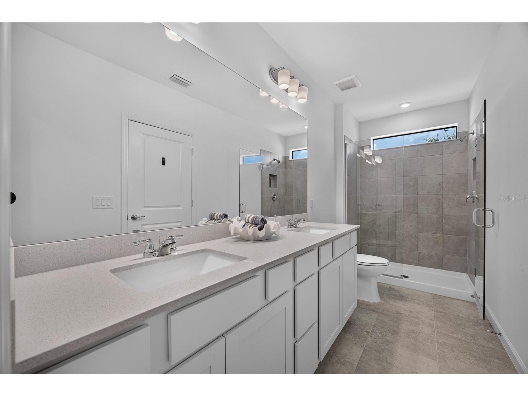6492 Silverstar Drive Sarasota FL 34240 C7527547 image16