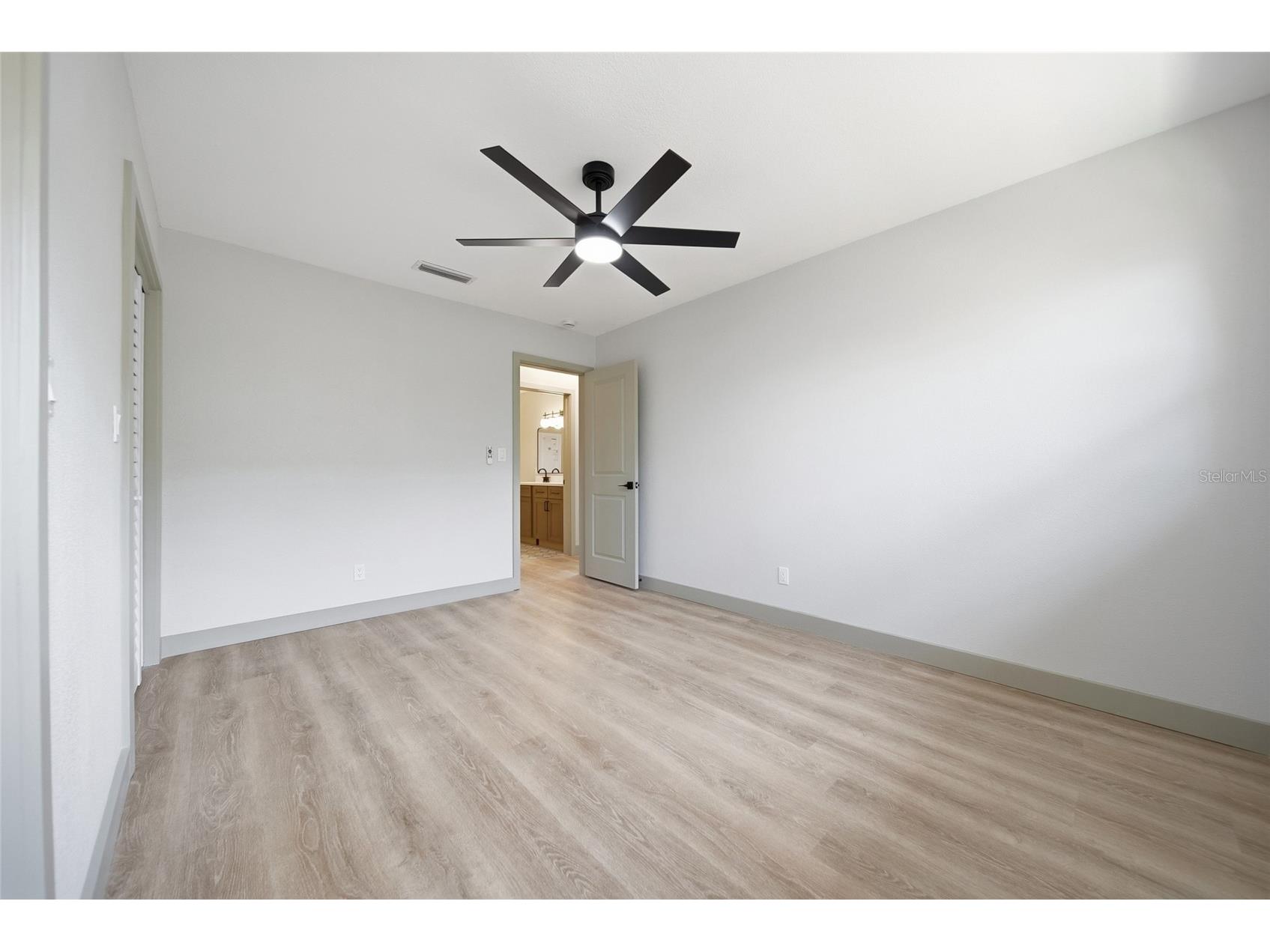 6496 Fairway View Boulevard S Saint Petersburg FL 33707 TB8525548 image14