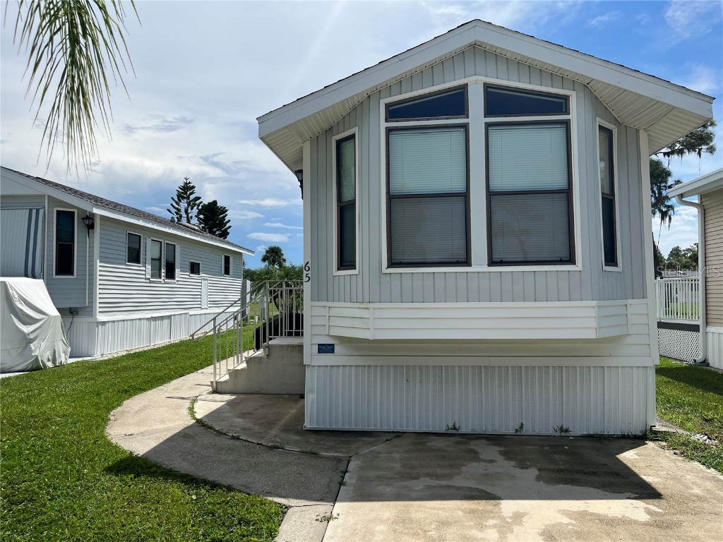 65 Crown Point Drive Nokomis FL 34275 A4547821 image1