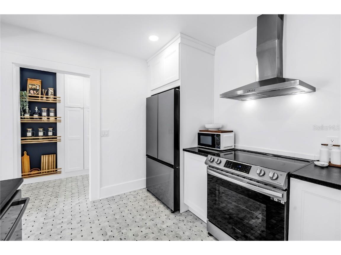 650 63rd Avenue S Saint Petersburg FL 33705 TB8452992 image11