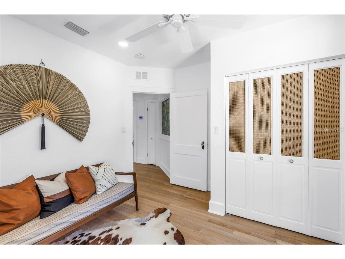 650 63rd Avenue S Saint Petersburg FL 33705 TB8452992 image20