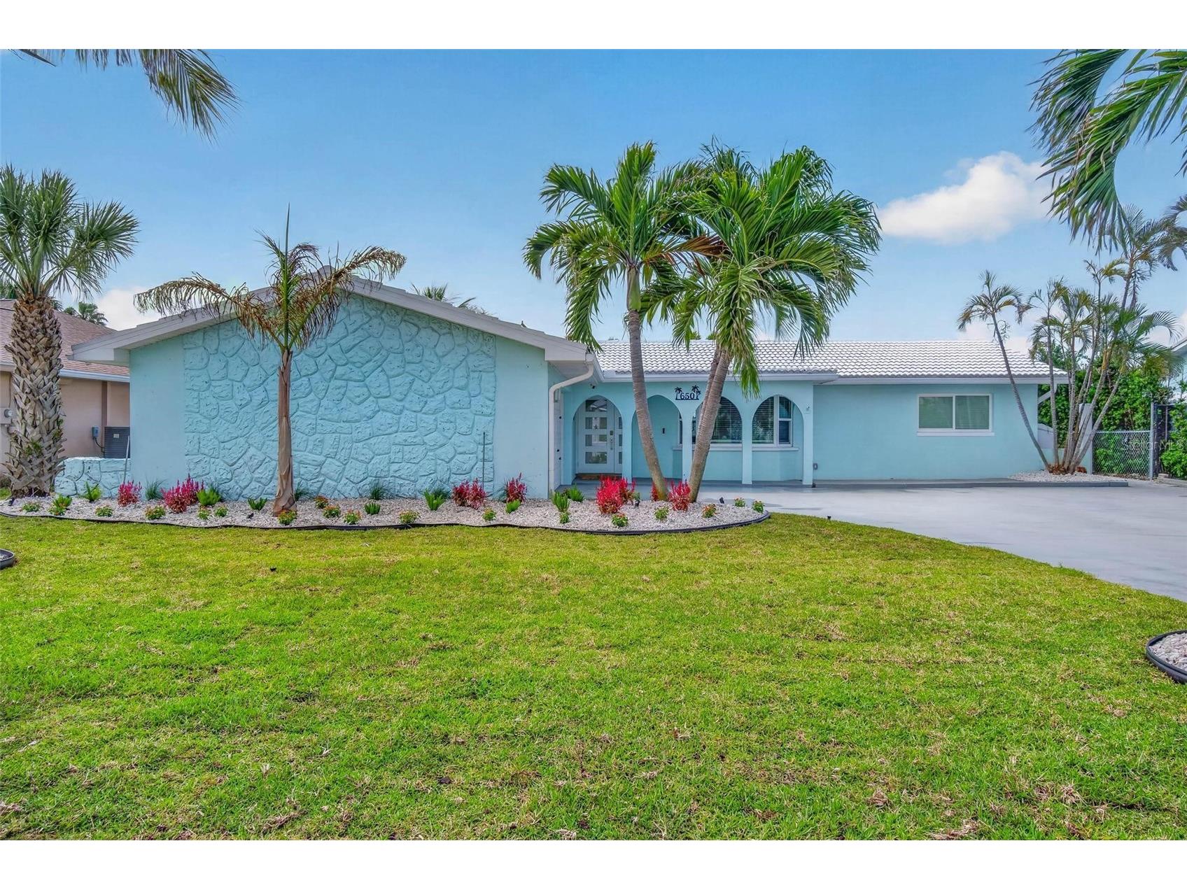 650 64th Avenue Saint Pete Beach FL 33706 TB8505908 image2
