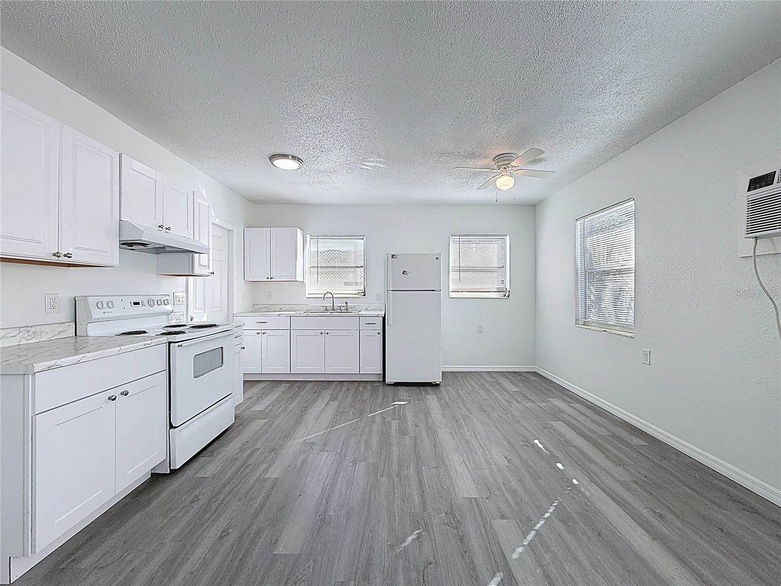650 E Harbor Drive S Saint Petersburg FL 33705 TB8494418 image3