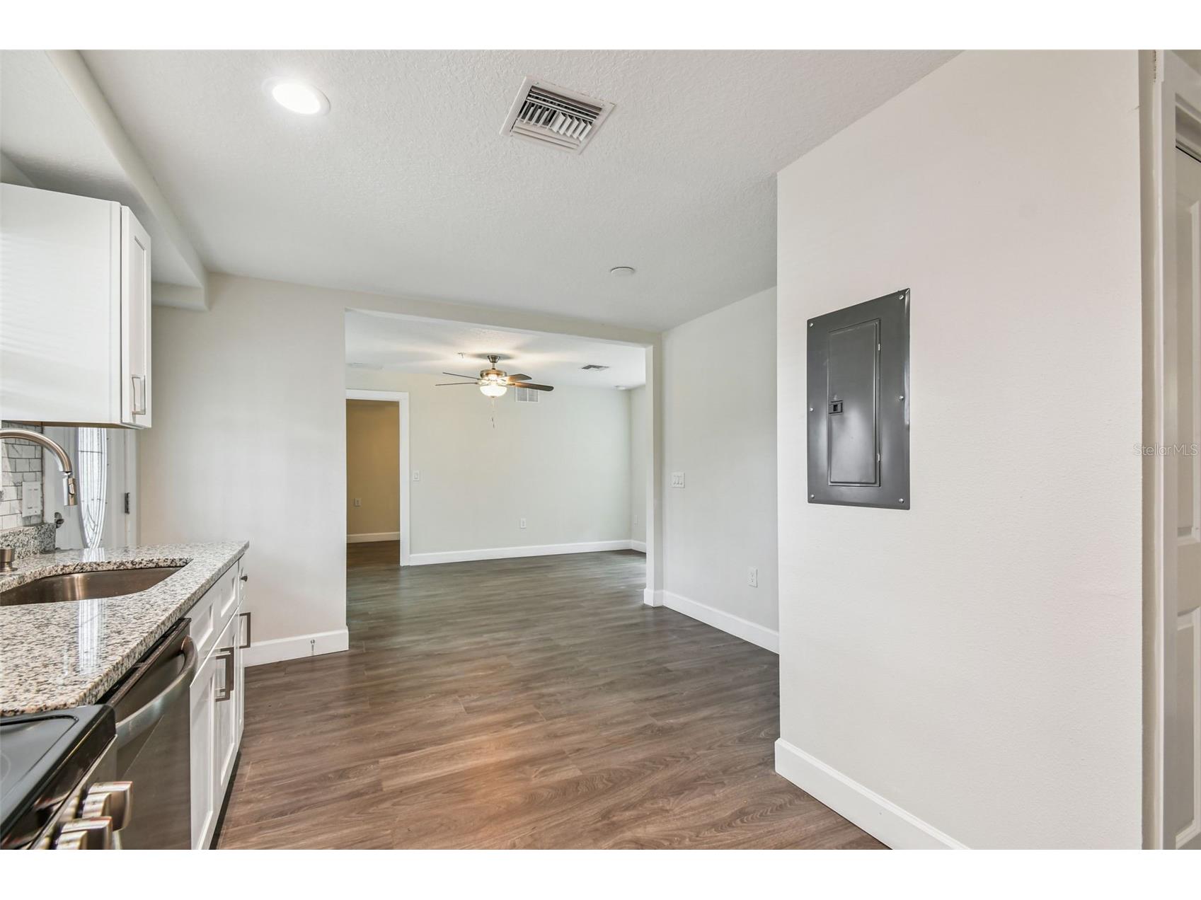 650 E Tarpon Avenue #C1 Tarpon Springs FL 34689 TB8517765 image8