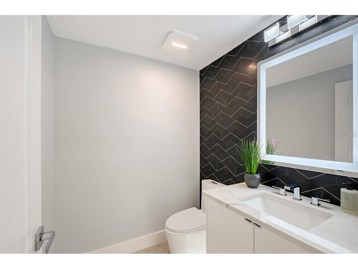 650 Golden Gate Point #403 Sarasota FL 34236 - SARASOTA BAY A4640169 image22