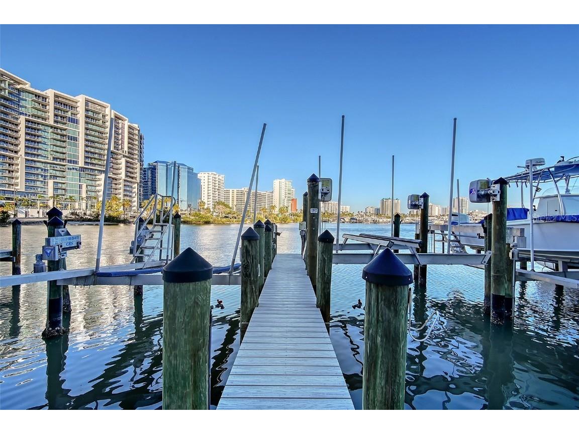 650 Golden Gate Point #403 Sarasota FL 34236 - SARASOTA BAY A4640169 image3