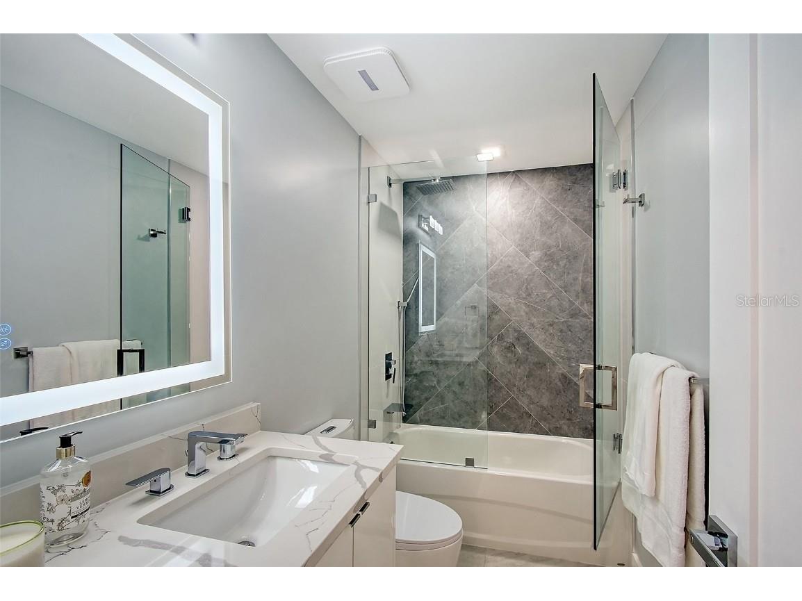 650 Golden Gate Point #403 Sarasota FL 34236 - SARASOTA BAY A4640169 image30