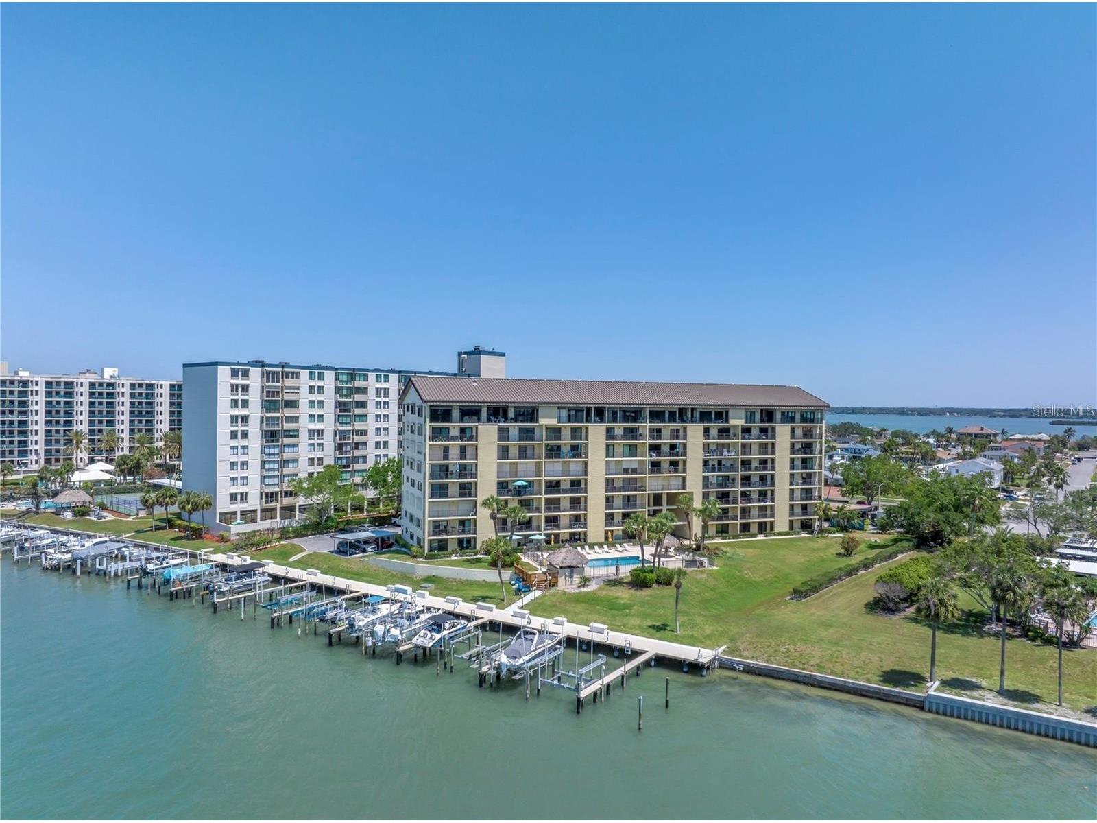 650 Island Way #106 Clearwater Beach FL 33767 - MANADALAY CHANNEL TB8464298 image1