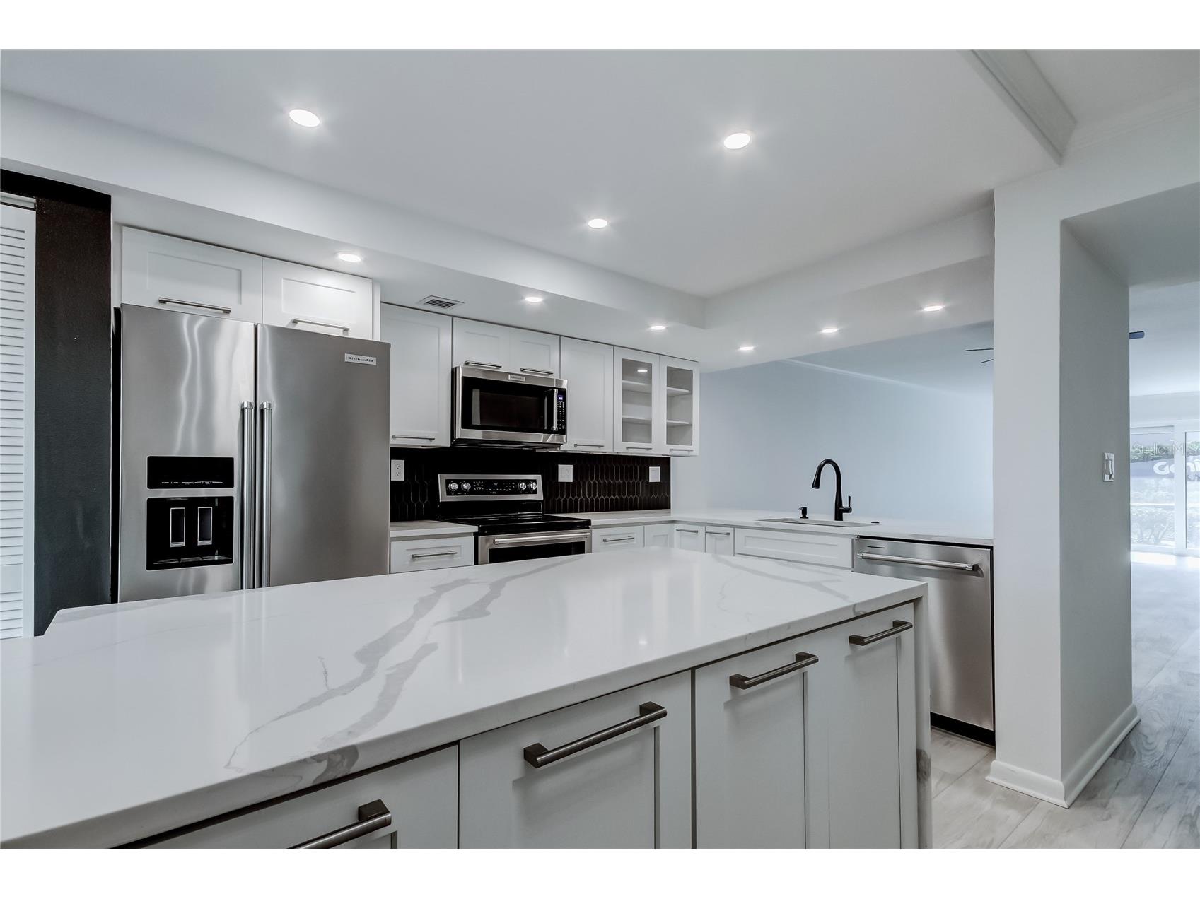 650 Island Way #106 Clearwater Beach FL 33767 - MANADALAY CHANNEL TB8464298 image10