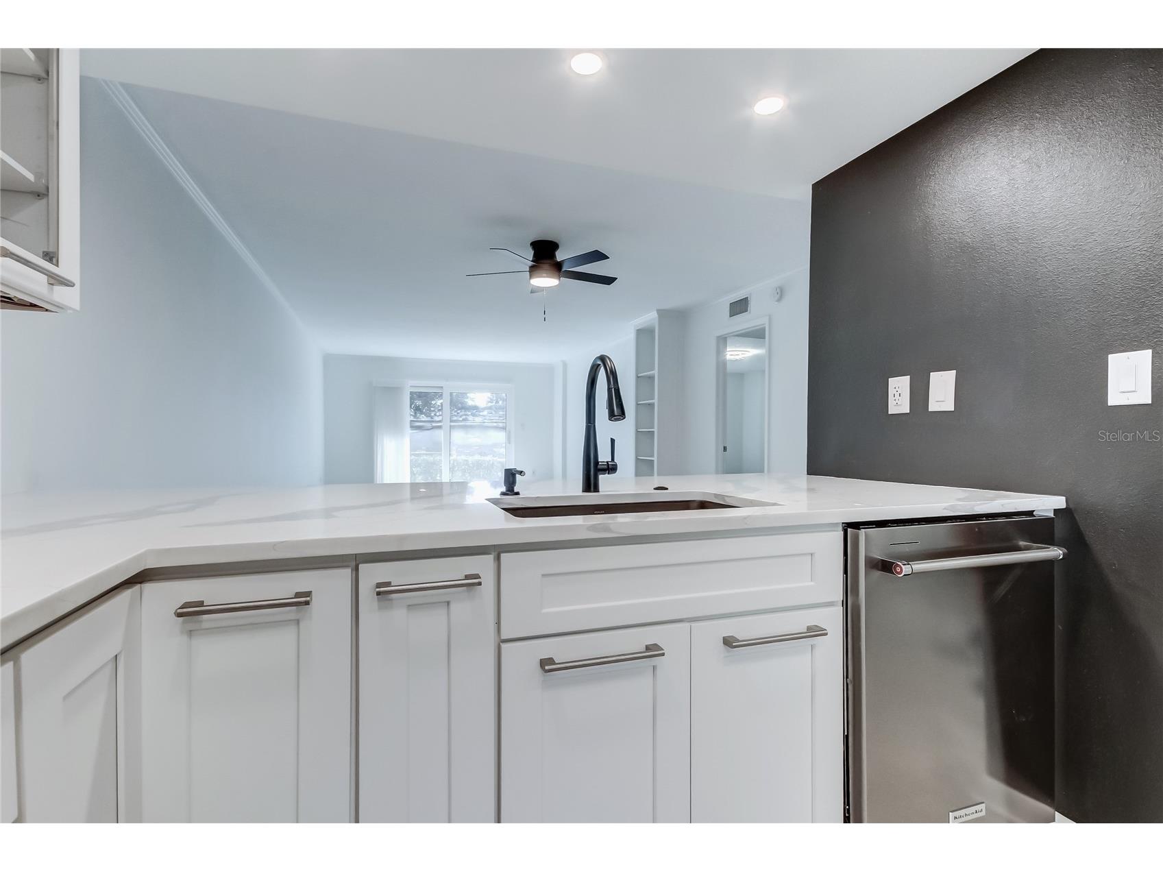 650 Island Way #106 Clearwater Beach FL 33767 - MANADALAY CHANNEL TB8464298 image12