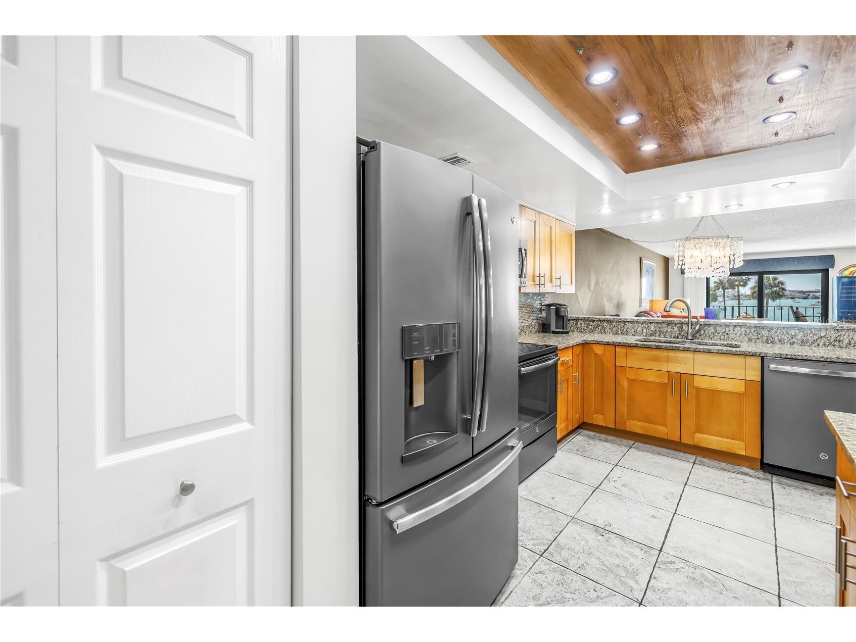 650 Island Way #204 Clearwater Beach FL 33767 TB8471463 image54