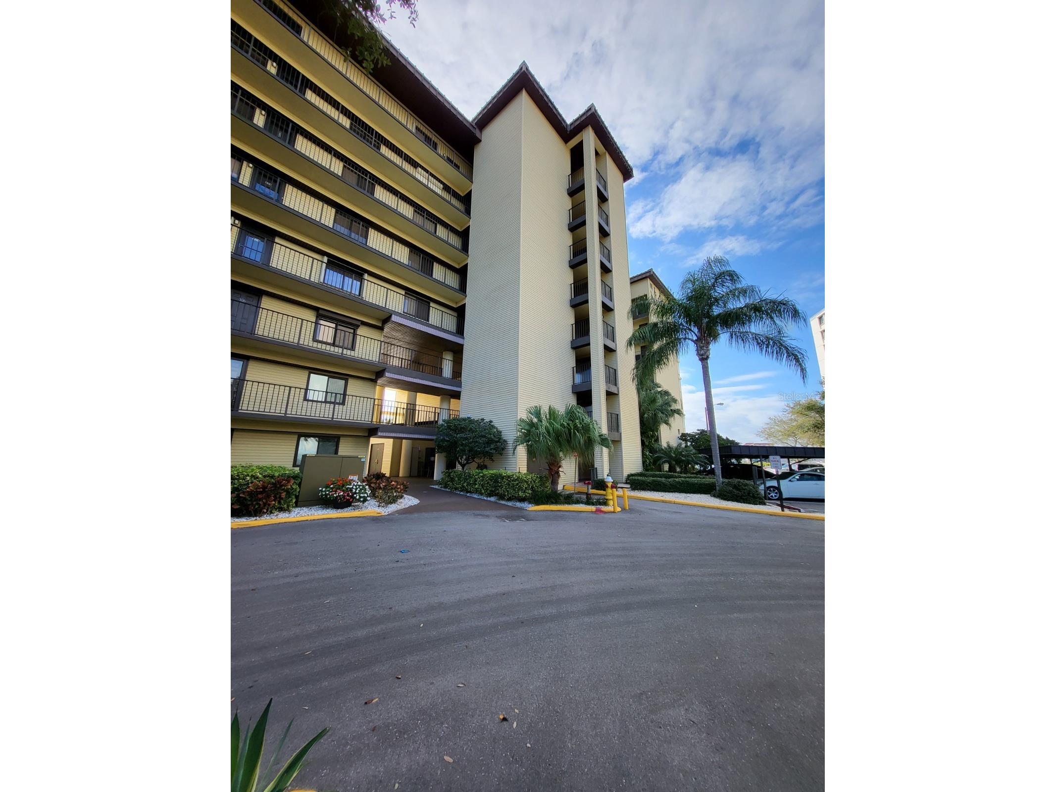 650 Island Way #408 Clearwater Beach FL 33767 TB8474604 image1
