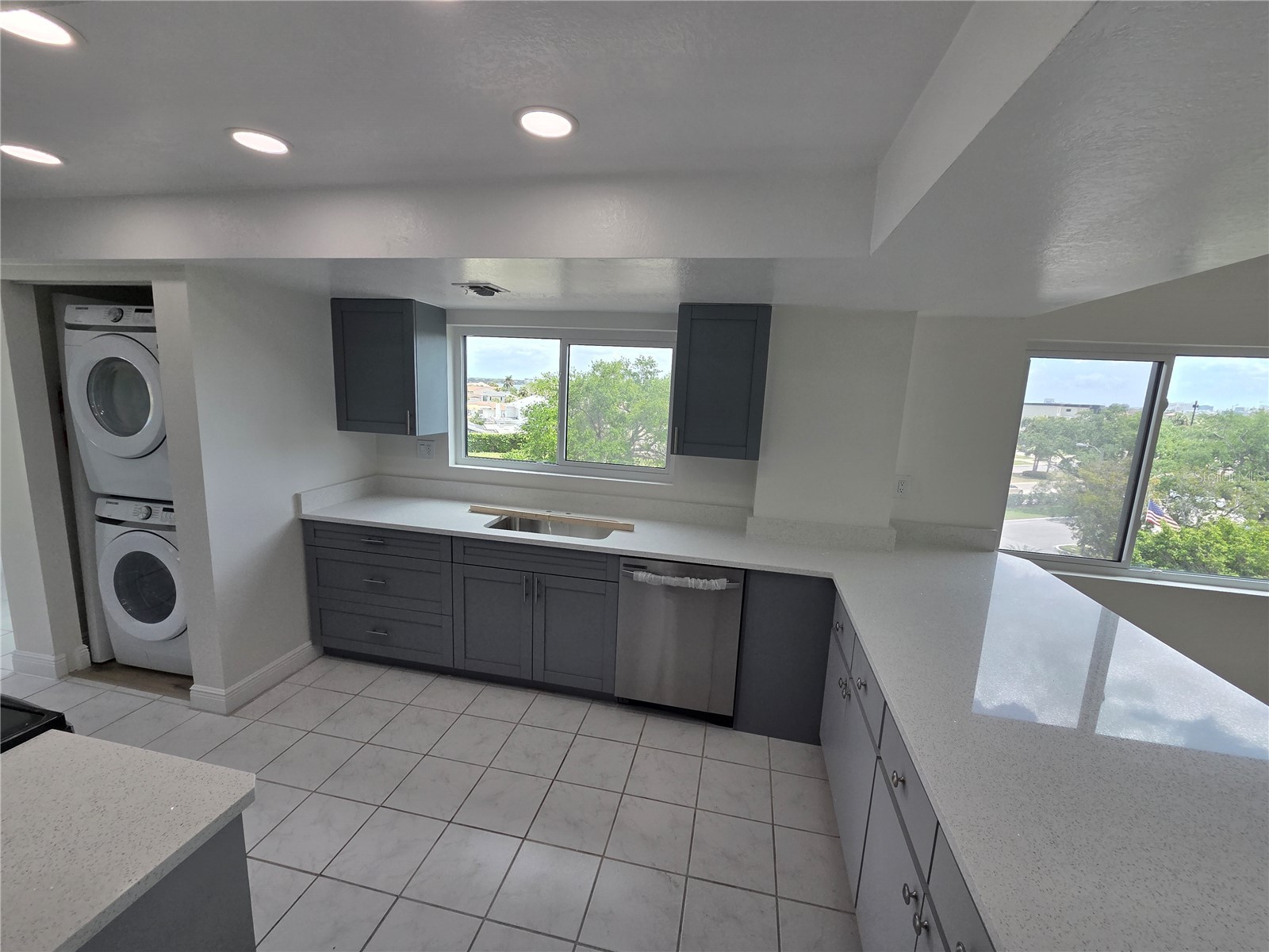 650 Island Way #408 Clearwater Beach FL 33767 TB8474604 image2