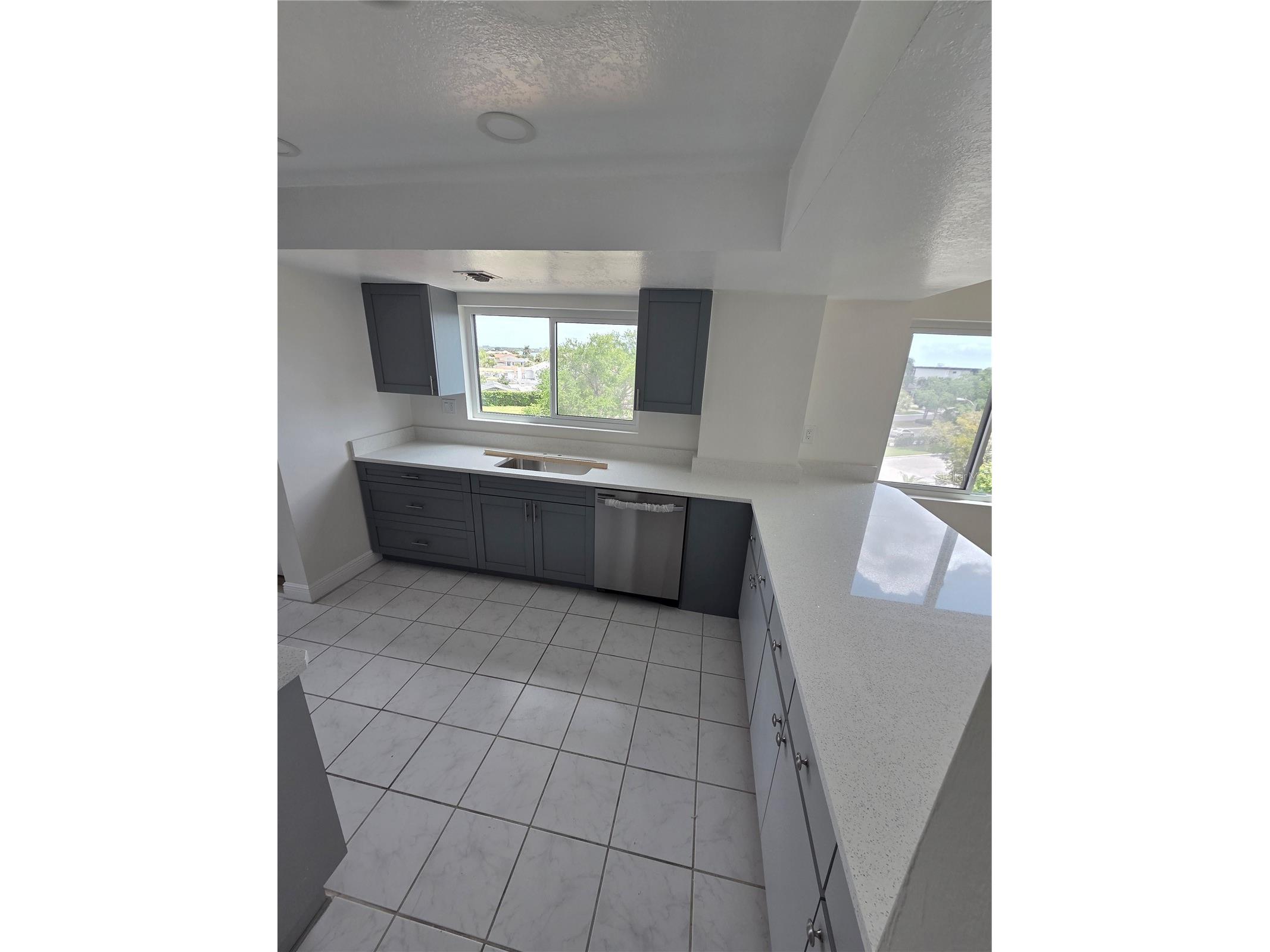 650 Island Way #408 Clearwater Beach FL 33767 TB8474604 image3