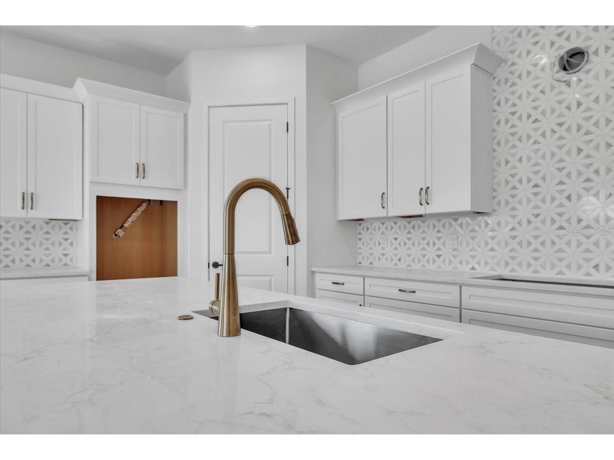 650 Maldives Trail Sarasota FL 34234 C7521548 image9