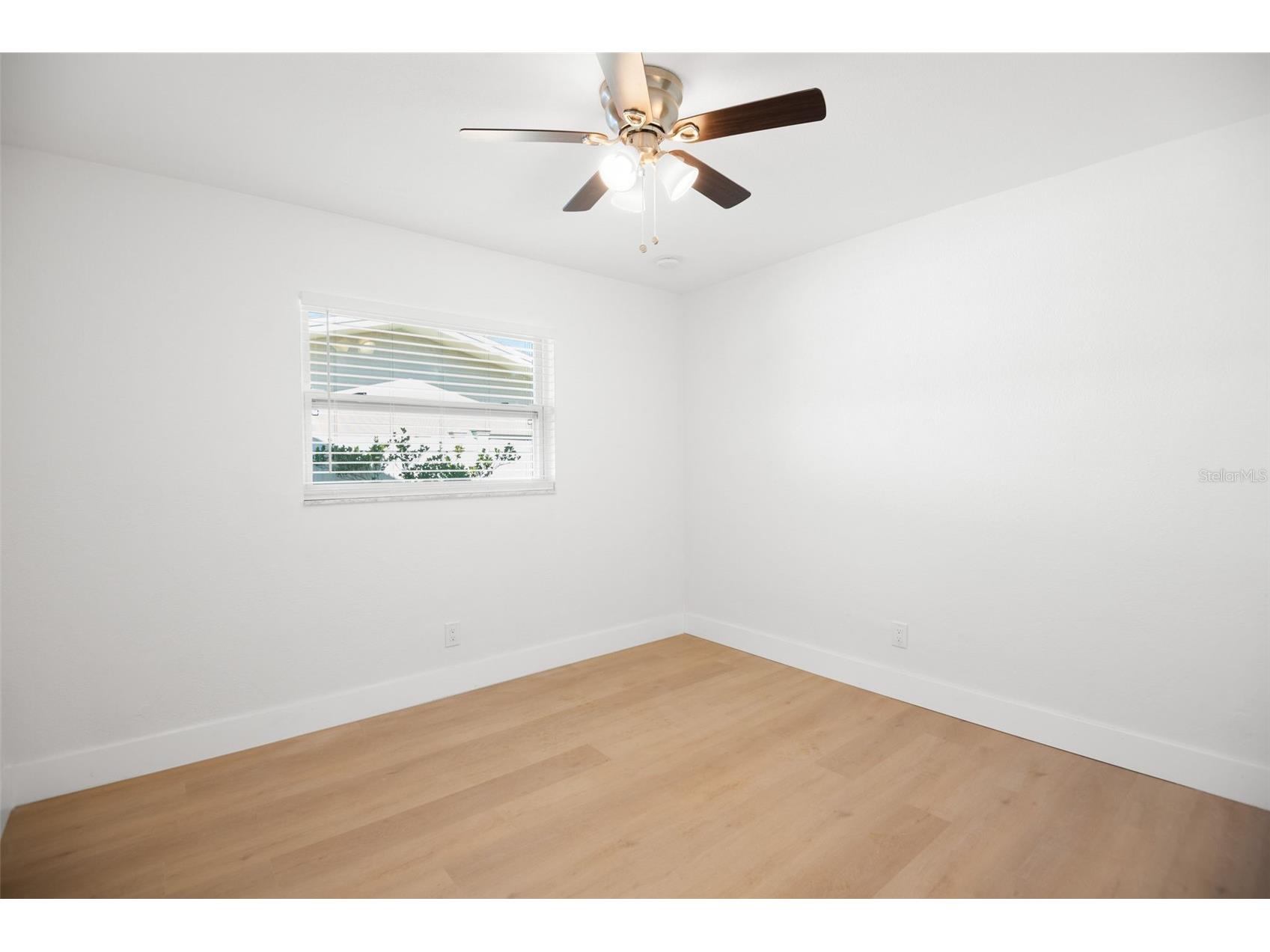 650 Pinecrest Drive Largo FL 33770 TB8478512 image29