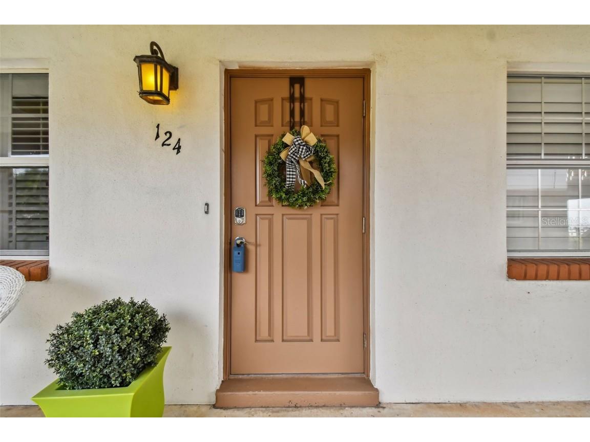 650 Pinellas Point Drive S #124 Saint Petersburg FL 33705 - TAMPABAY U8216114 image1