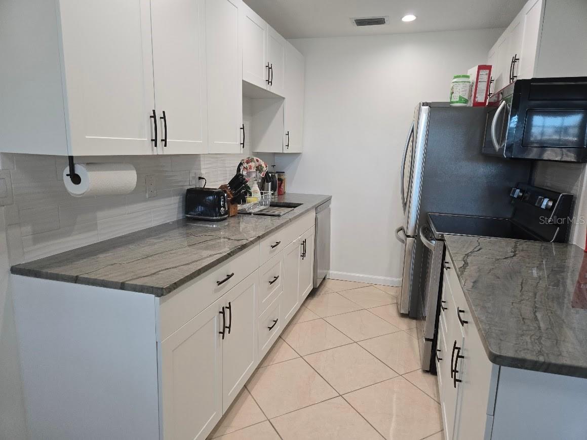 650 Pinellas Point Drive S #204 Saint Petersburg FL 33705 TB8507504 image5