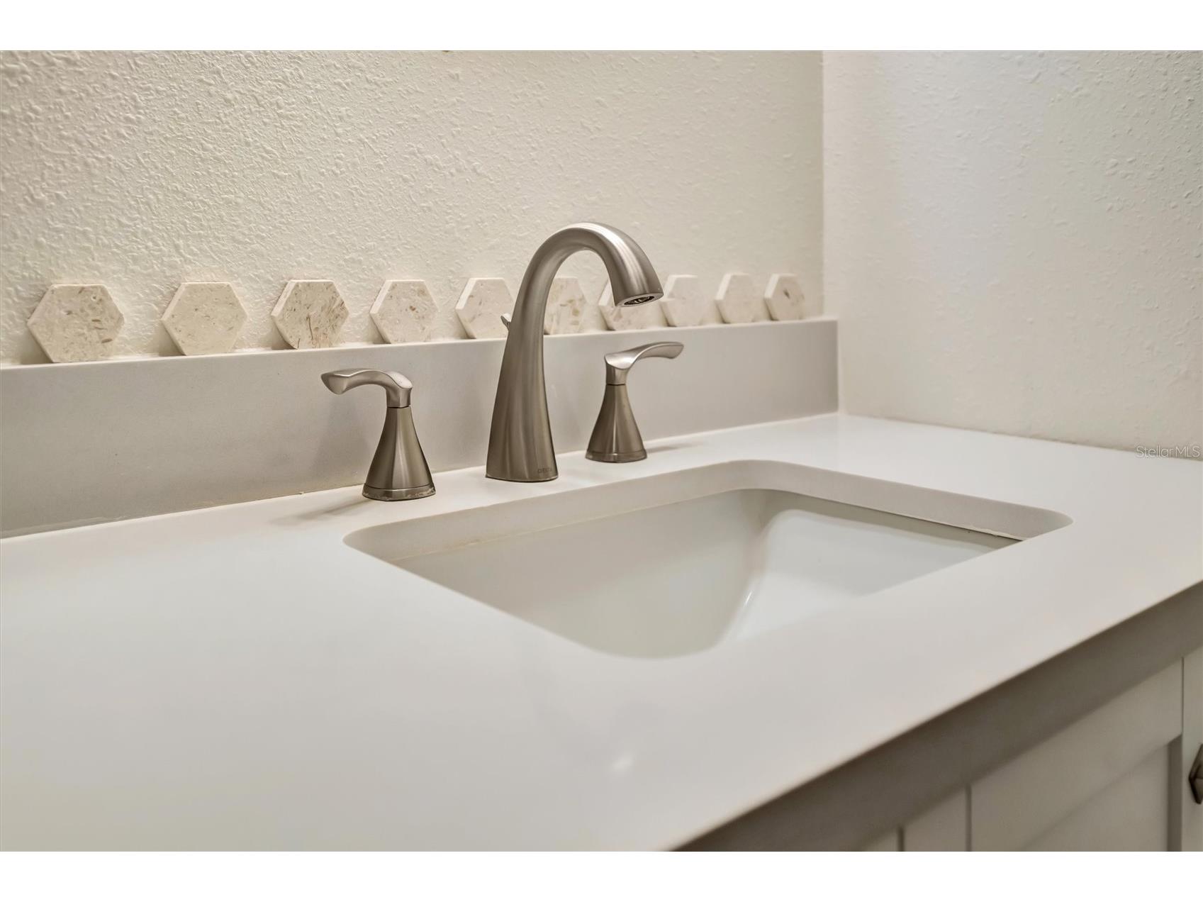 650 Pinellas Point Drive S #205 Saint Petersburg FL 33705 TB8478366 image13